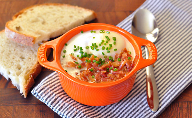 Recipe_Shirred_Eggs_with_Bacon_HomeMedium