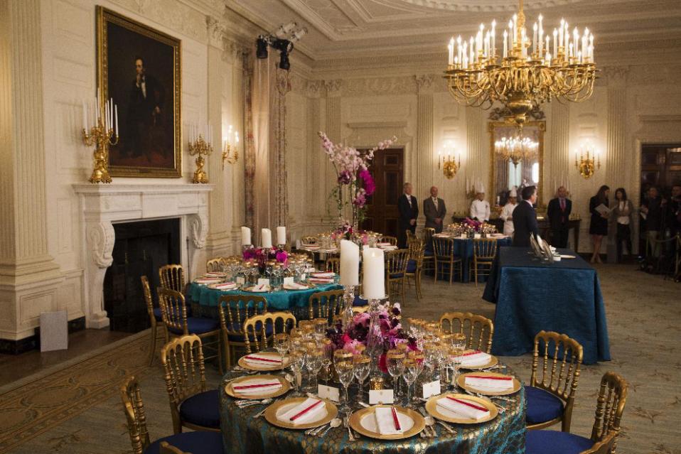 white-house-dinner-decor.jpg