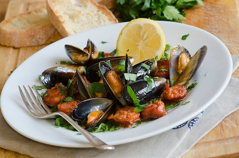 mussels-with-chorizo-and-white-wine-recipe