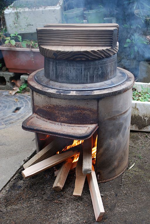 Simple_japanese_hearth,Kamado,Katori-city,Japan.JPG