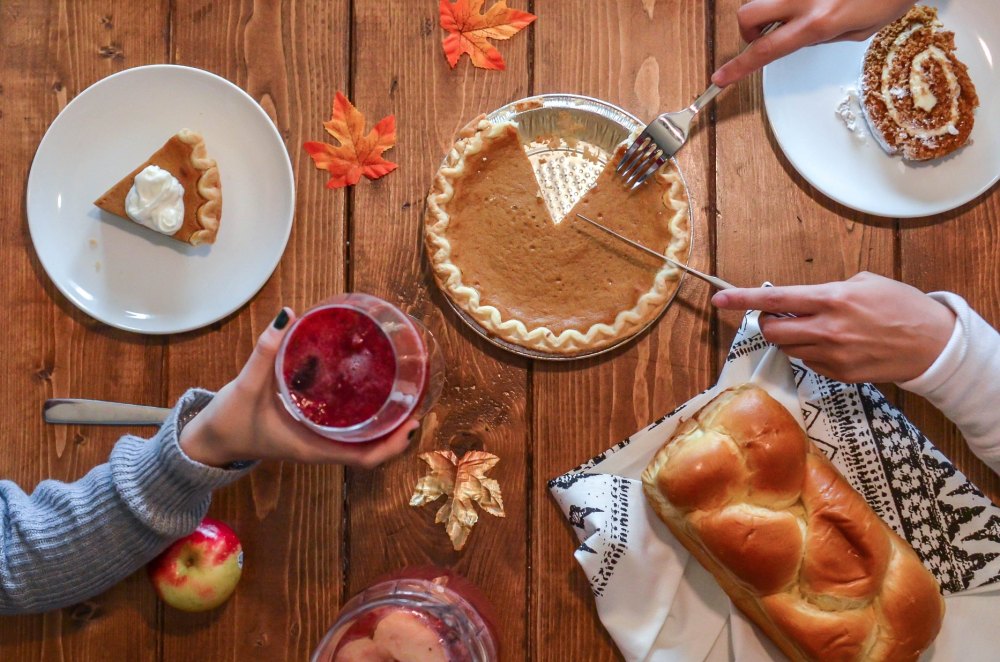 element5-digital-431519-unsplash Thanksgiving dessert table.jpg