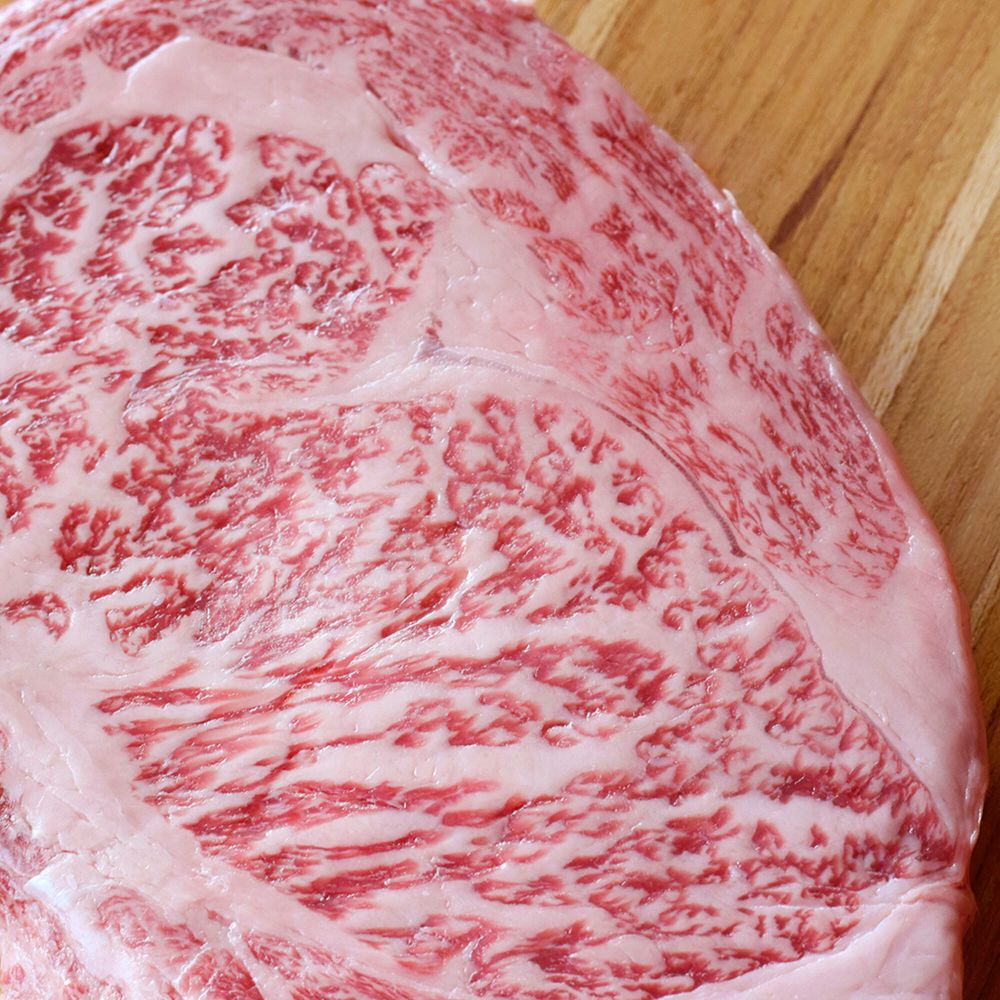 A5 Wagyu Raw Closeup.jpg